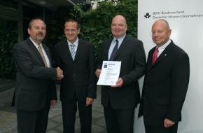 Bundesverband Deutscher Inkasso-Unternehmen BDIU: Bundesverband Inkasso gratuliert erstem TÜV-zertifizierten Mitgliedsunternehmen (mit Bild)