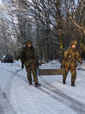 Deutsche Marine - Pressemeldung (Reportage): Bayerische Marinesoldaten kämpfen auf Bootsmannslehrgang gegen Schnee, Kälte und Übungsgegner - Sie sollen Vorgesetzte werden und umsichtig handeln