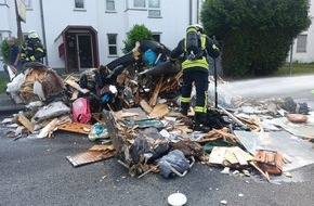 Feuerwehr und Rettungsdienst Bonn: FW-BN: Brennender Müllwagen schnell gelöscht