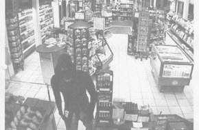 Polizeidirektion Bad Segeberg: POL-SE: A7/Raststätte Holmoor/ Pinneberg: Kriminalpolizei Pinneberg veröffentlicht Bilder eines Tankstellenräubers - Hinweise erbeten