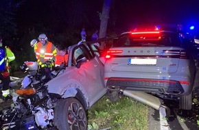 Polizei Aachen: POL-AC: Schwerer Verkehrsunfall auf der Himmelsleiter - Auto prallt gegen Baum