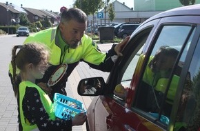 Kreispolizeibehörde Kleve: POL-KLE: Kerken - Zitronen für mehr Verkehrssicherheit / Polizei Kleve mit Aktion an einer Grundschule