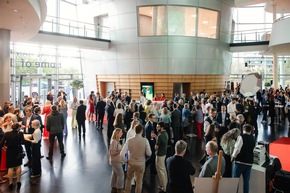 Unternehmerpreis 2025 verliehen – Frank Schwarz erstmals in der Jury: SLG-Geschäftsführer würdigt unternehmerische Verantwortung im Freistaat