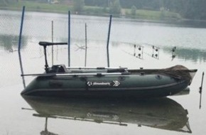 Kreispolizeibehörde Wesel: POL-WES: Wesel - Diebe stahlen Schlauchboot / Polizei sucht Zeugen