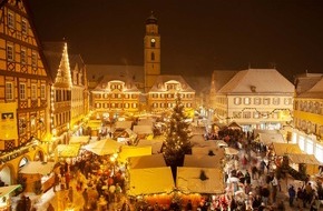 Tourist-Information Bad Mergentheim: Bad Mergentheimer Lichterwelten - „Winterzauber“ und Eislaufbahn in historischem Ambiente