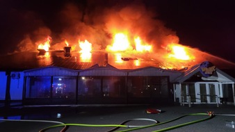 Polizeiinspektion Wilhelmshaven/Friesland: POL-WHV: Diskothek in Sande durch Brand komplett zerstört