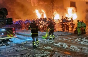 Feuerwehr München: FW-M: Einfamilienhaus nach Brand unbewohnbar (Mittersendling)