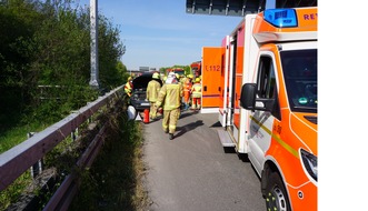 Feuerwehr Ratingen: FW Ratingen: Verkehrsunfall auf der Bundesautobahn 52
