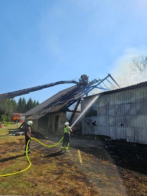 KFV Sigmaringen: B5 Brand &Ouml;konomiegeb&auml;ude in Rulfingen