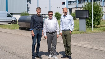 Koehler Group: Politics Meets Industry: Member of the German Bundestag, Dr. Stefan Kaufmann (CDU), visits the Koehler Paper site in Kehl