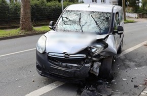 Kreispolizeibehörde Herford: POL-HF: Zusammenstoß zwischen Opel und Skoda - Zwei Personen leicht verletzt