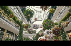 Blumeninstallation sorgte im Herzen der Hauptstadt für Staunen / "B(L)OOM!BLN" bezauberte Berlin mit imposantem Kunstwerk