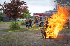 FW-AR: Berufsfeuerwehrtag der Jugendfeuerwehr Bruchhausen-Niedereimer - 24 Stunden im Einsatz