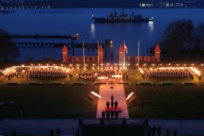 Marine - Bilder der Woche: Großer Zapfenstreich an der Marineschule Mürwik