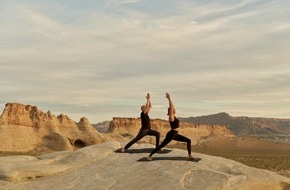 FYNE Travel: Yoga on the Rocks statt Spa von der Stange / W&uuml;ste, Eis, Dschungel und jahrhundertealte Heiltraditionen: FYNE Travel zeigt, wo Wellness selbst zum Reiseerlebnis wird