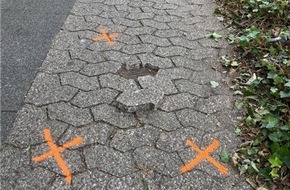 Kreispolizeibeh&ouml;rde Kleve: POL-KLE: Kevelaer - Gef&auml;hrlicher Eingriff in den Stra&szlig;enverkehr: Polizei ermittelt und sucht Zeugen