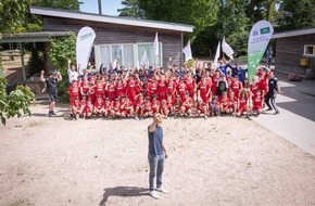 Unternehmensgruppe ALDI Nord: Philipp Lahm Sommercamp und ALDI Nord: Auch der Fußball-Weltmeister von 2014 war dabei