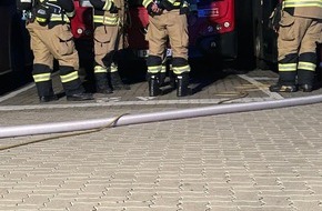 Feuerwehr Mettmann: FW Mettmann: + + + Gewerbebrand + + +