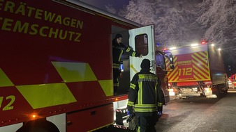 Kreisfeuerwehrverband Main-Taunus e.V.: Feuerwehr MTK: Großbrand in Weilrod-Mauloff: MTK-Feuerwehren unterstützen im Hochtaunuskreis [Korrektur]
