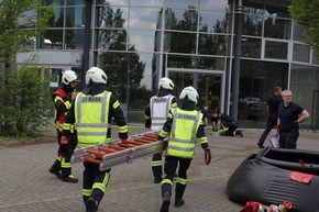 FW Mettmann: 26 Prüflinge der Feuerwehrgrundausbildung verstärken die Mettmanner Feuerwehr