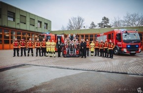 Feuerwehr D&uuml;ren: FW D&uuml;ren: Royaler Besuch in der Feuer- und Rettungswache D&uuml;ren
