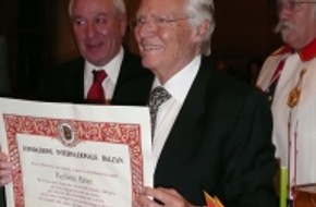 Stiftung Menschen für Menschen: Karlheinz Böhm erhält in Bern den Balzan Friedenspreis 2007