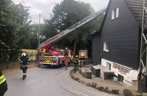 Feuerwehr Sprockhövel: FW-EN: Schwarzer Rauch aus Kamin