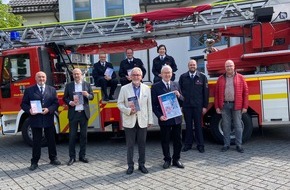 Feuerwehr Drolshagen: FW Drolshagen: Verkaufsstart der Jubiläums-Chronik von Löschzug und Musikzug der Feuerwehr Drolshagen