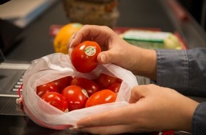 REWE Markt GmbH: Bio-Obst und -Gemüse jetzt unverpackt
