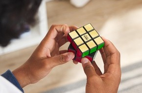 Spin Master: Pressemeldung Spin Master | 50 Jahre Rubik's Cube