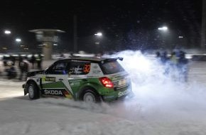 Skoda Auto Deutschland GmbH: Rallye Schweden: Sepp Wiegand nach vier Prüfungen Dritter in der WRC 2 (BILD)