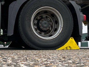 POL-WES: NRW- Kreis Wesel- Landesweite Kontrollen des gewerblichen Personen- und Güterverkehrs unter Führung der Polizei Düsseldorf- 591 Lkw in ganz NRW kontrolliert