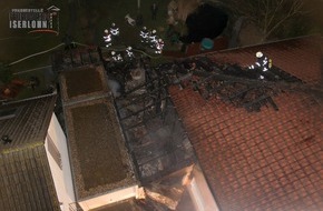 Feuerwehr Iserlohn: FW-MK: Garagenbrand greift auf Wohnhaus über