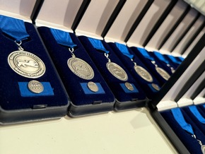 KFV Bodenseekreis: 366 Rettungskr&auml;fte erhalten Bev&ouml;lkerungsschutz-Medaille f&uuml;r Hochwasser-Einsatz 2024