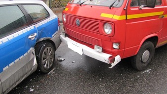 Polizeiinspektion Harburg: POL-WL: ++Drage - hochwertige Holzbearbeitungsmaschinen entwendet ++ Seevetal - Unfall mit Streifenwagen ++ Seevetal / Fleestedt - auf frischer Tat ertappt ++