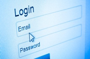 CosmosDirekt: Leichtes Spiel für Hacker: Jeder zweite Internetnutzer ändert sein E-Mail-Passwort seltener als einmal im Jahr (FOTO)