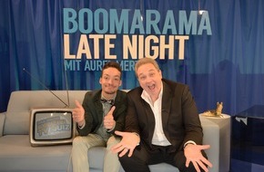 TELE 5: "Der Klügere kippt nach" - die Gäste am 4. Mai: Désirée Nick, Lina van de Mars und Bodo Bach / Und: Oliver Kalkofe bei Aurel Mertz in "Boomarama Late Night" am leider geilsten TV-Montag auf TELE 5