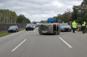 Polizeidirektion Kaiserslautern: POL-PDKL: A6/Kaiserslautern, Zwei Leichtverletzte nach Fahrstreifenwechsel