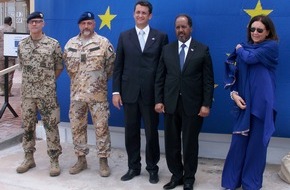 Presse- und Informationszentrum Marine: Seebefehlshaber trifft Präsidenten: Europa-Tag in Somalia