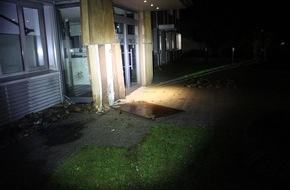 Polizei Bielefeld: POL-BI: Betrunkene lassen Unfallwagen zurück