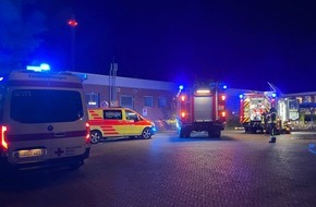 Freiwillige Feuerwehr Aurich: FW-AUR: Großeinsatz: Feuer in Lagerraum der Klinik-Kardiologie