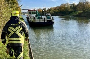 Freiwillige Feuerwehr Hünxe: FW Hünxe: Öl auf Wasser durch Baumaschine