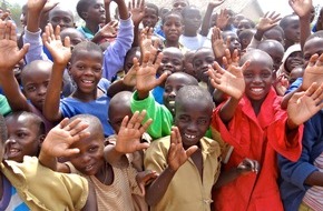 H World International: Pressemitteilung: "Kindern eine Chance geben"
