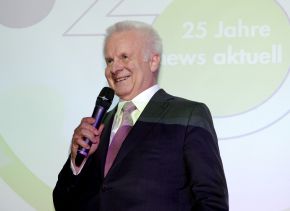 news aktuell feiert 25. Geburtstag - Abschied von Gründer und Geschäftsführer Carl-Eduard Meyer
