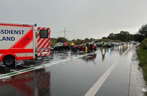 Polizeiinspektion Wilhelmshaven/Friesland: POL-WHV: Schwerer Verkehrsunfall auf B210 aufgrund Hagelschauers