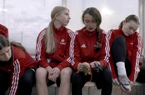 SWR - Südwestrundfunk: "Kick It Like Women - Talente und Träume im Frauenfußball"