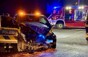 Feuerwehr Sprockhövel: FW-EN: Verkehrsunfall zwischen Polizeifahrzeug und Linienbus