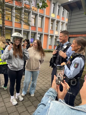 POL-RE: Kreis Recklinghausen/ Bottrop: Dialogreihe &quot;AnsprechBAR&quot; an Schulen - Positive Resonanz bestätigt Konzept