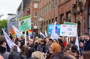 Erzbistum Paderborn: Protestmarsch gegen den „Ausverkauf der sozialen Landschaft in NRW“ - Freie Wohlfahrtspflege rückt existenzielle Notlage der Kitas in den Fokus