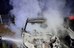 Feuerwehr M&uuml;lheim an der Ruhr: FW-MH: Fahrzeugbrand in Saarn